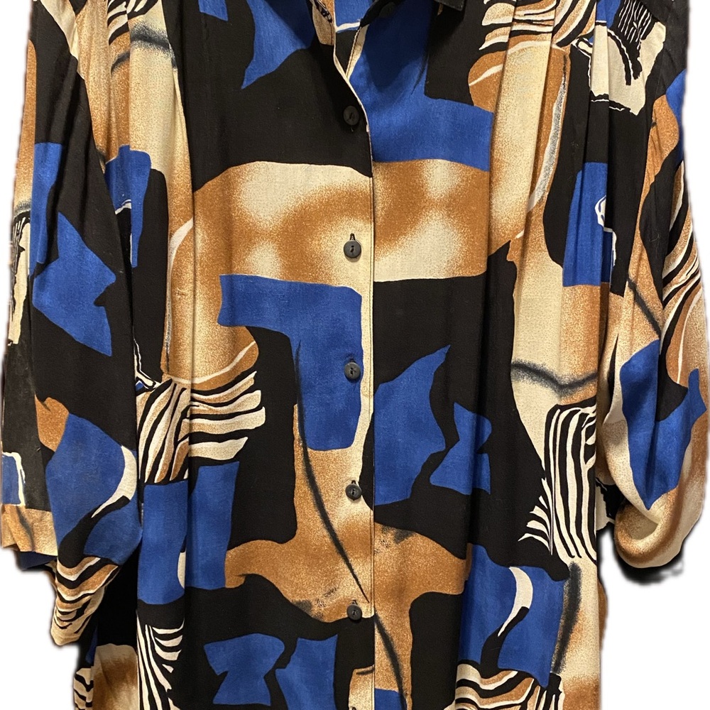 Abstract Patterned Button-Up Shirt size 2X women’s long shirt vintage